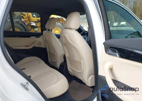 2017 BMW X1 xDrive28I из США, поврежденный, VIN WBXHT3C32H5F74525